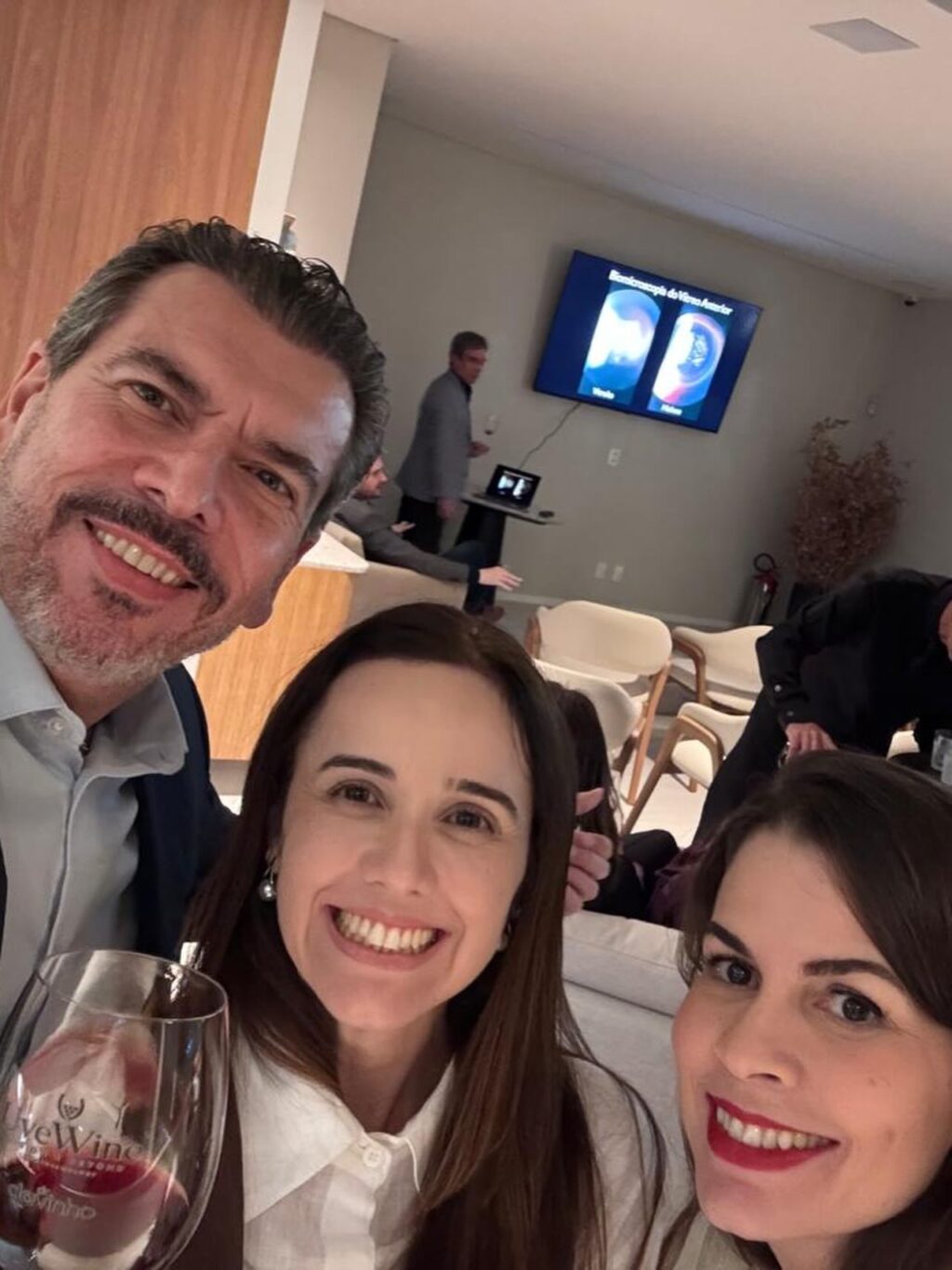Instagram post from drclovinho. This post is in position 5.
